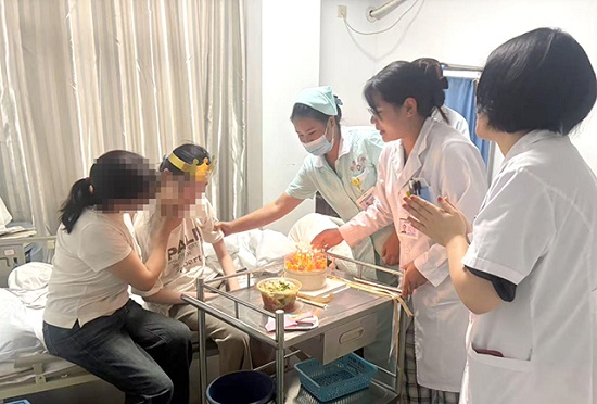 病房里的生日会：南明颠康医院以专业与温情守护花季癫痫少女康复希望